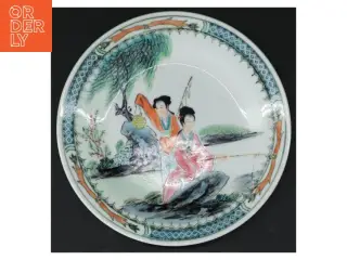 Dekorativ kinesisk porcelænstallerken (str. 15,5 cm)