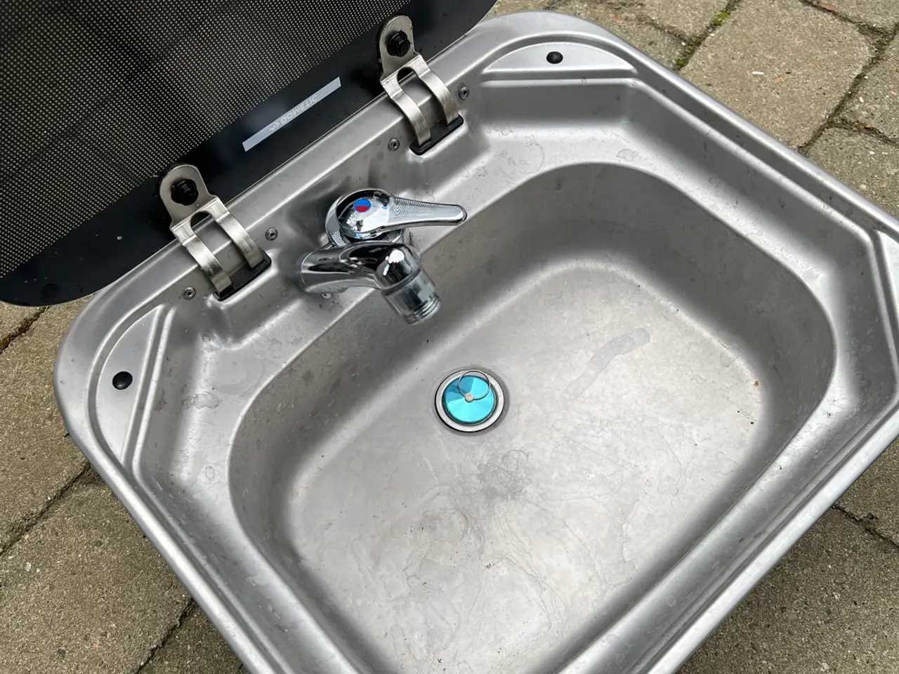 Billede 5 - Campingvask med tank og vandvarmer