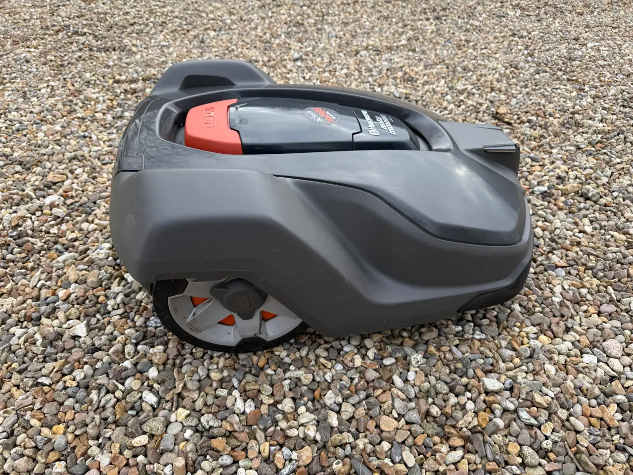 Billede 3 - Husqvarna Automower 430X med garage og ladestation