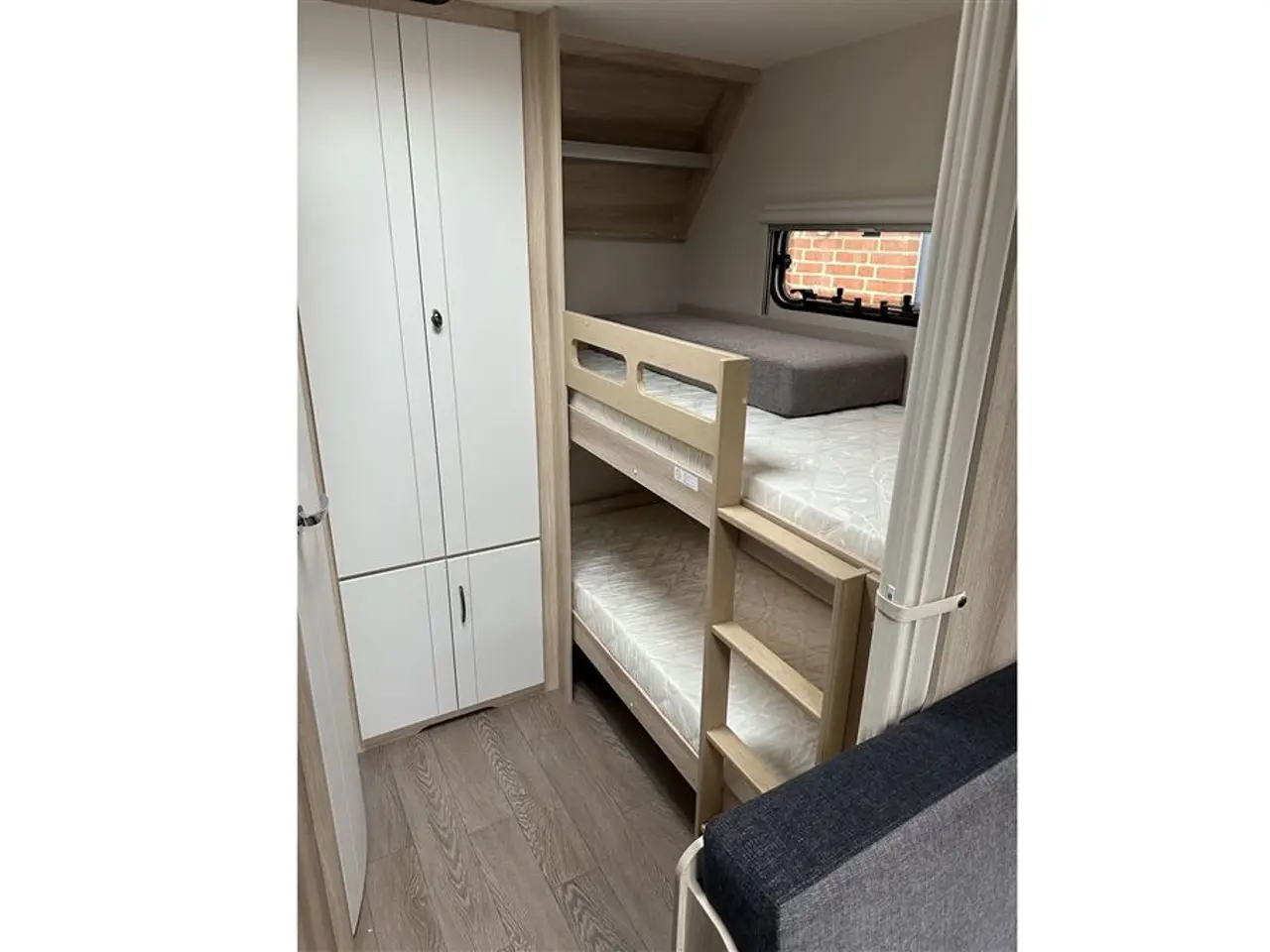 Billede 4 - 2027 - Hobby De Luxe 545 KMF 2027 Hobby med køjer fra Hinshøj Caravan