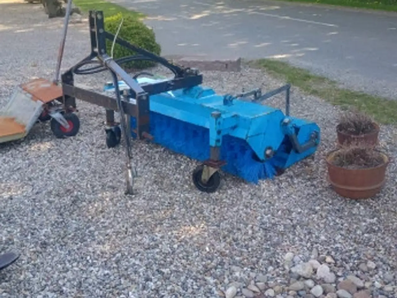 Billede 3 - Hydraulisk kost med opsamler 