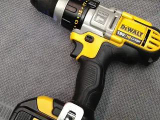 Dewalt slagboremaskine