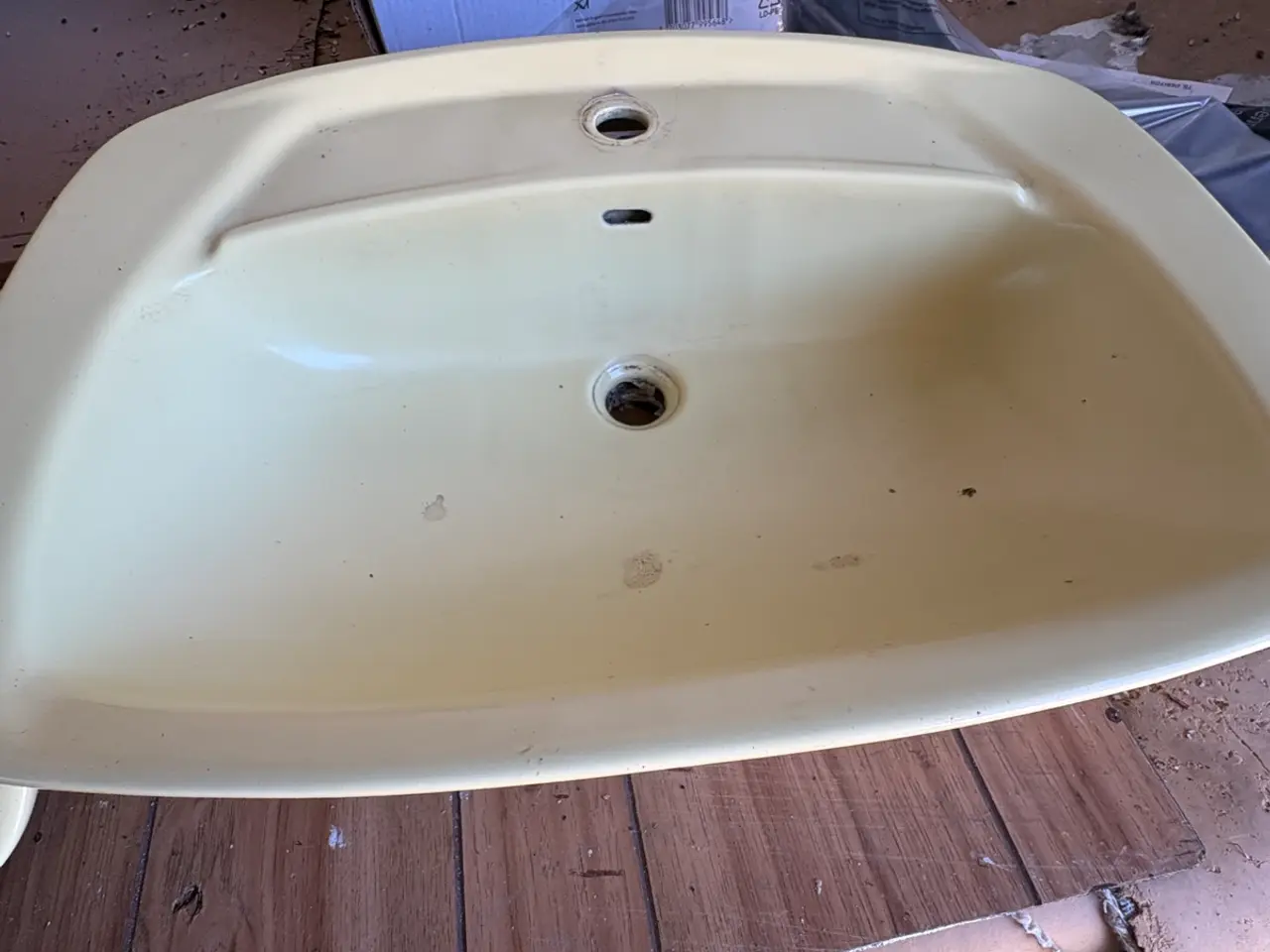 Billede 1 - Retro 2 stk. gule håndvaske