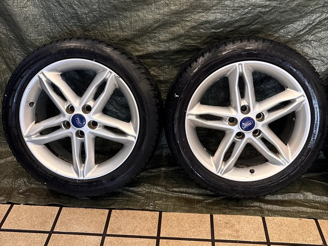 Billede 4 - Sælger et pænt sæt originale Ford alufælge med TPM