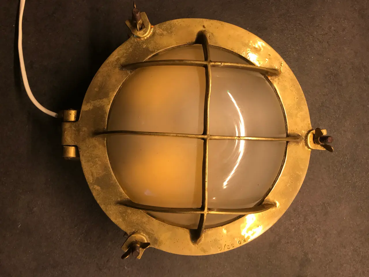 Billede 1 - Skotlampe i messing, Ø24