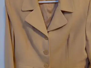 Flot Habit Jakke fra Vera Moda