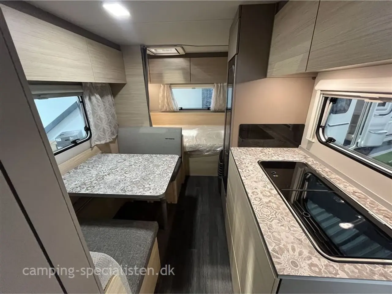 Billede 7 - 2025 - Weinsberg CaraCito 470 QDK Weinsberg CaraCito 470 QDK model 2025 - kan ses nu hos Camping-Specialisten.dk - inkl. Enduro mover monteret.