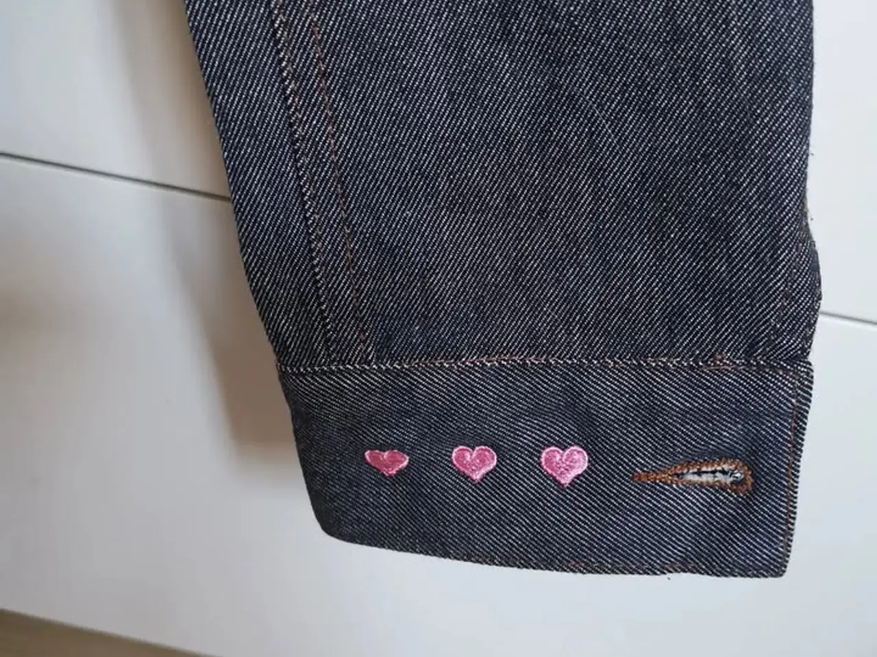 Billede 6 - Cowboyjakke med små lyserøde hjerter