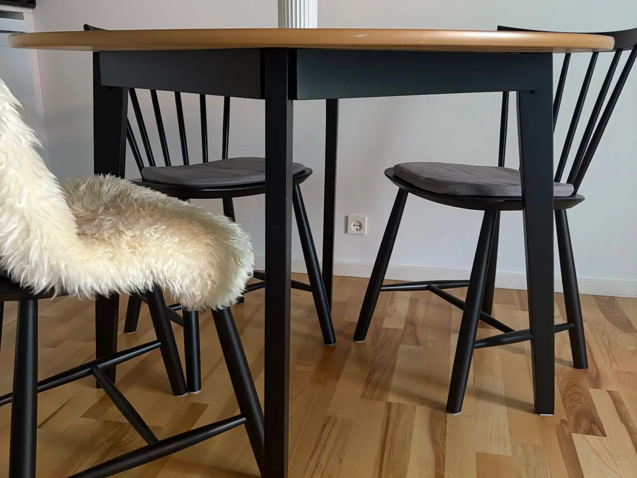 Billede 3 - Rundt spisebord, JYSK