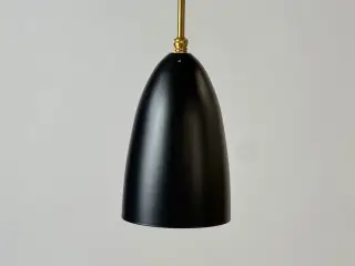 GUBI Gräshoppa Lampe – Sort H 23 cm