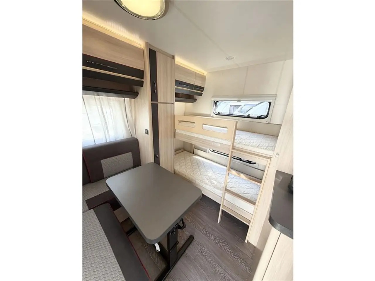 Billede 15 - 2020 - Hobby De Luxe Edition 650 KMFe Franskseng-Køjer-Gulvtemp.-Mover-Telt