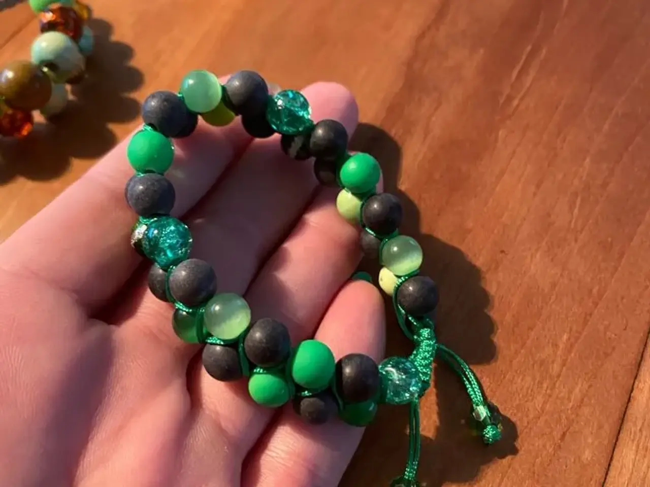 Billede 6 - Nye knyttede armbånd