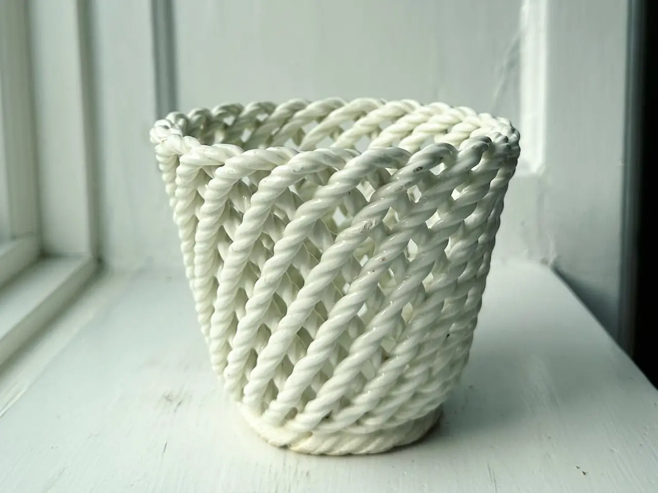Billede 3 - Urtepotteskjuler, snoet porcelæn, NB