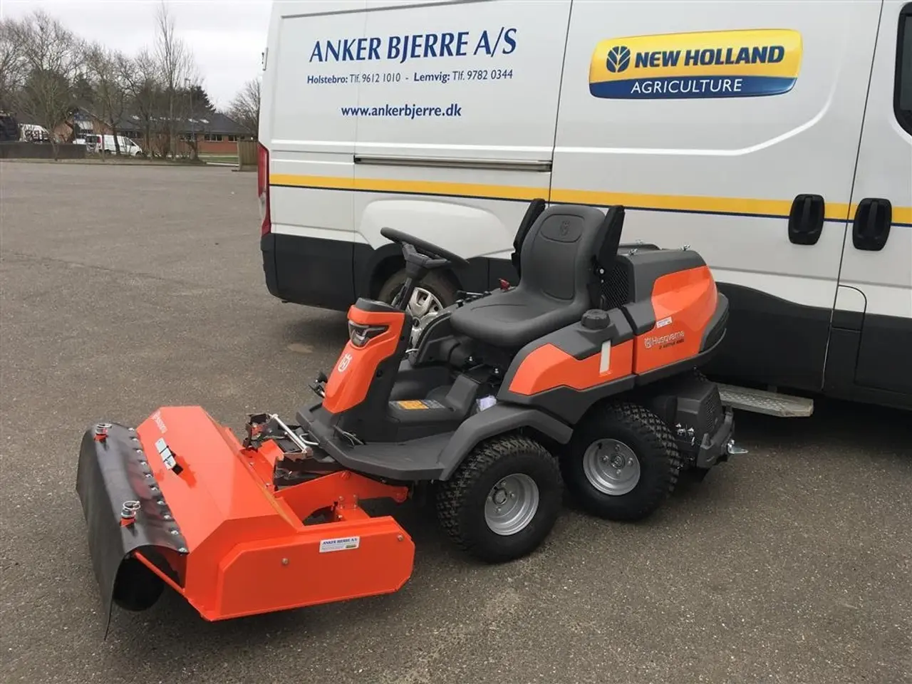 Billede 2 - Husqvarna R 420TsX AWD inkl. slagleklipper & 122 cm klippebord