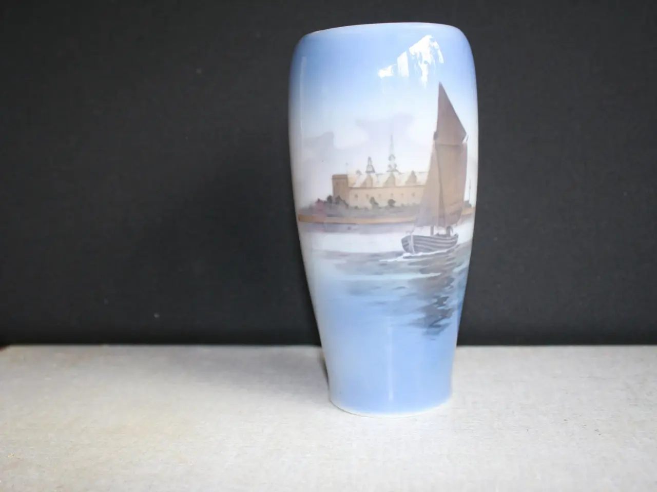 Billede 2 - Vase med kronborg