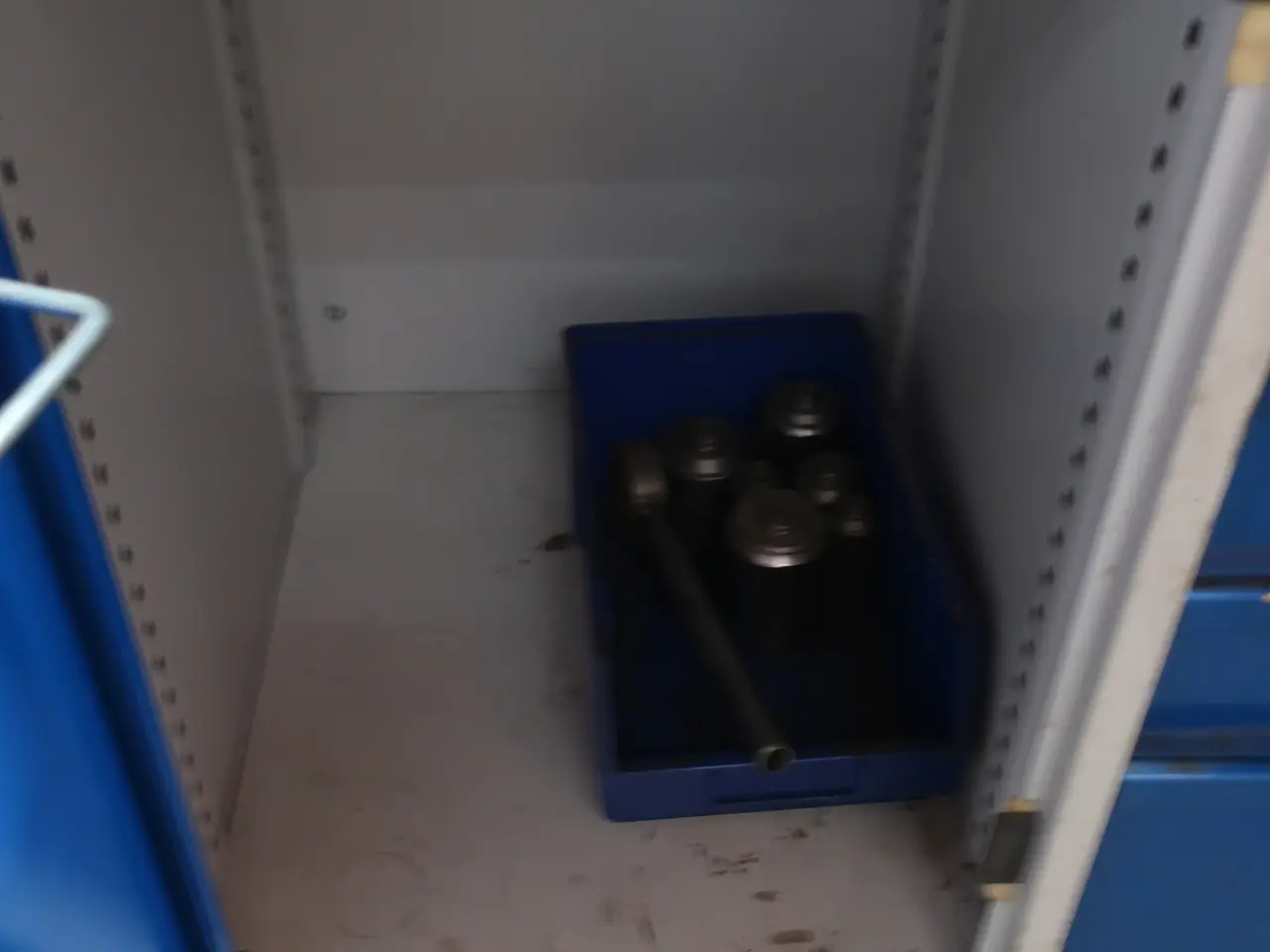 Billede 5 - Værktøjsvogn med indhold