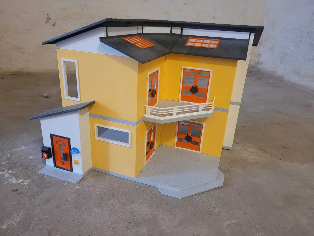 Billede 2 - Playmobil City Life hus sælges