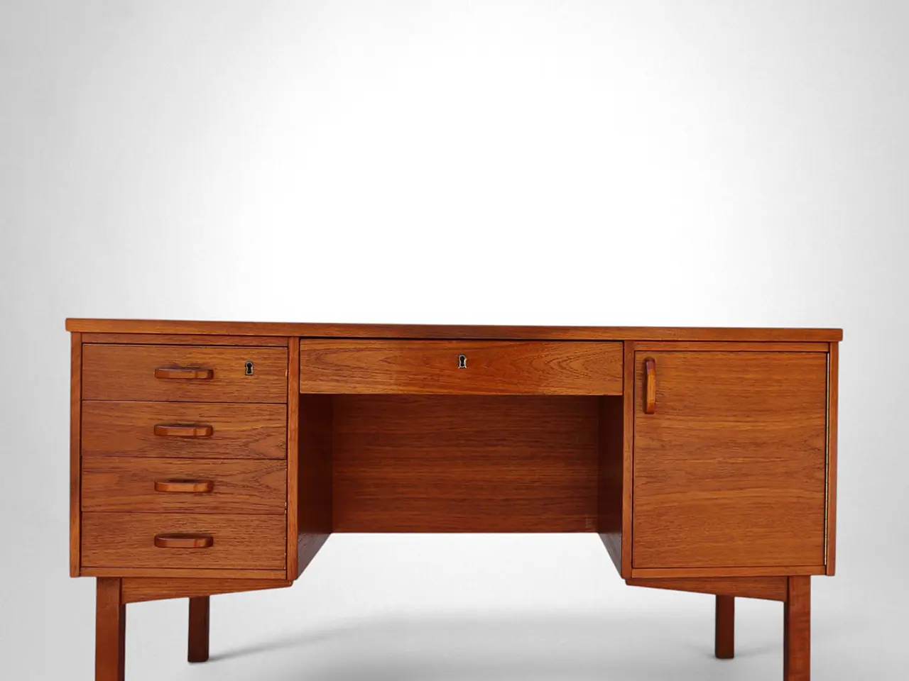 Billede 1 - Teakskrivebord med skab og hylder – 1960’erne