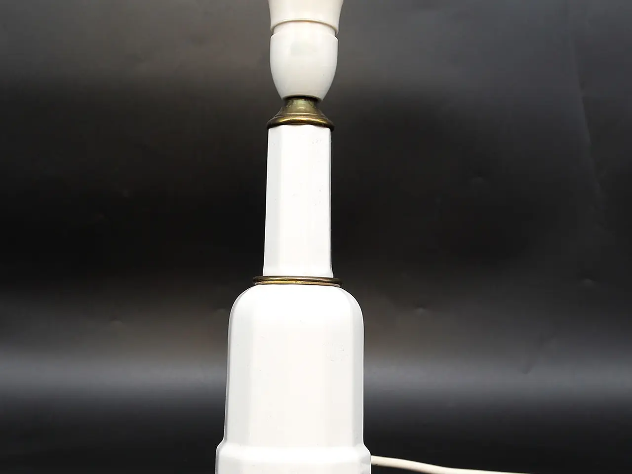 Billede 6 - Heiberg bordlampe i hvidt porcelæn og messing
