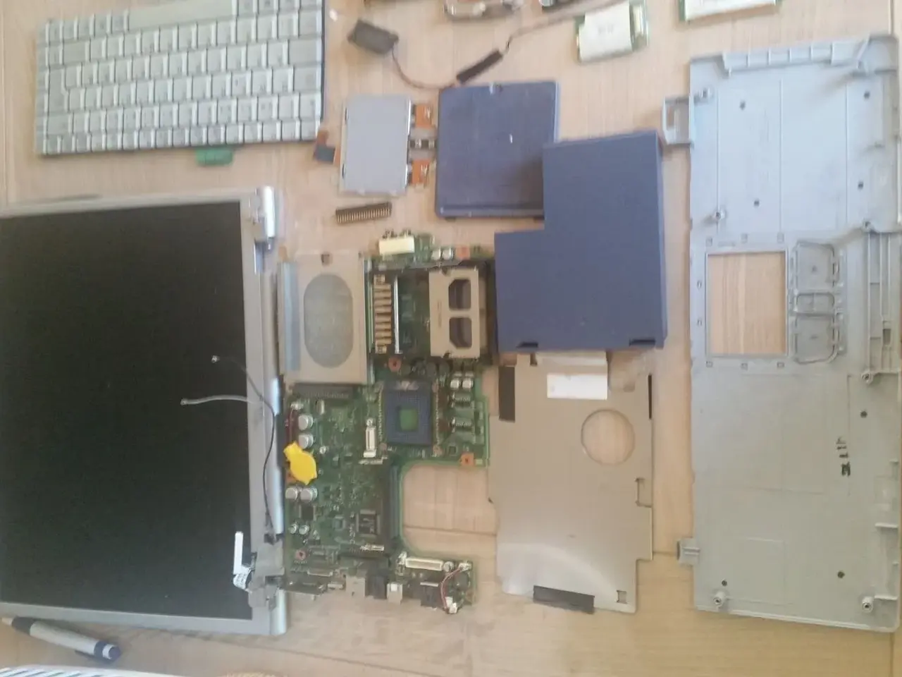 Billede 1 - Fujitsu lifebook c1110 sælges i dele