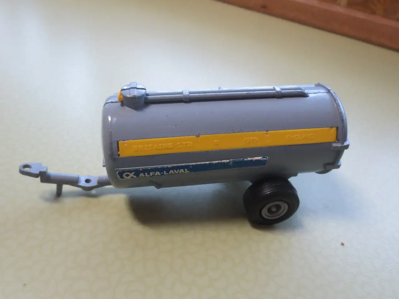 Billede 1 - 2 stk Mercedes Benz 2232 -Siku Alfa Laval Slamsuge