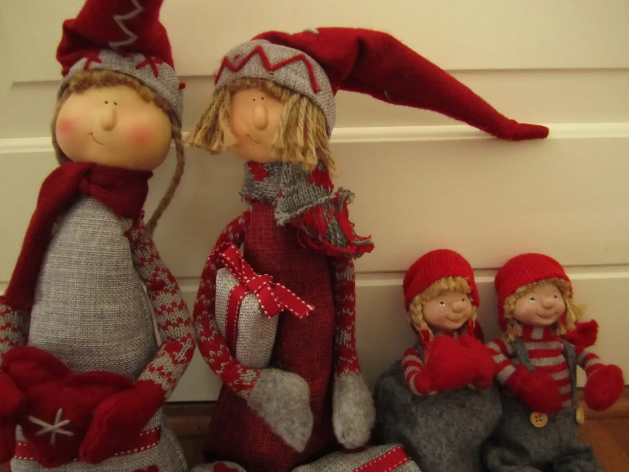 Billede 3 - Den Sødeste Porcelæns NISSEFAMILIE. BYD.