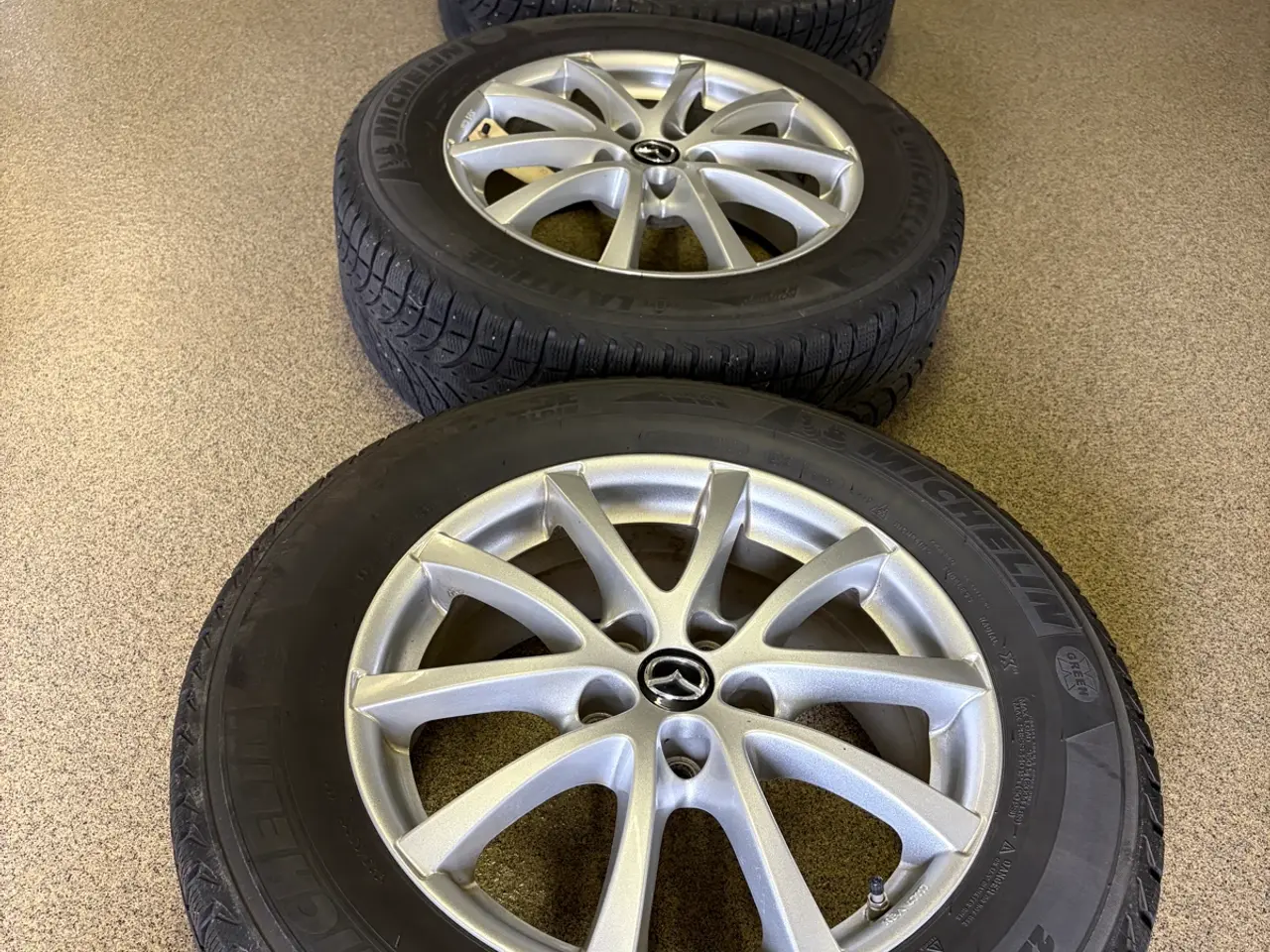 Billede 1 - Originale Mazda alufælge med Michelin vinterdæk