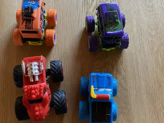 4 Monster Jam biler