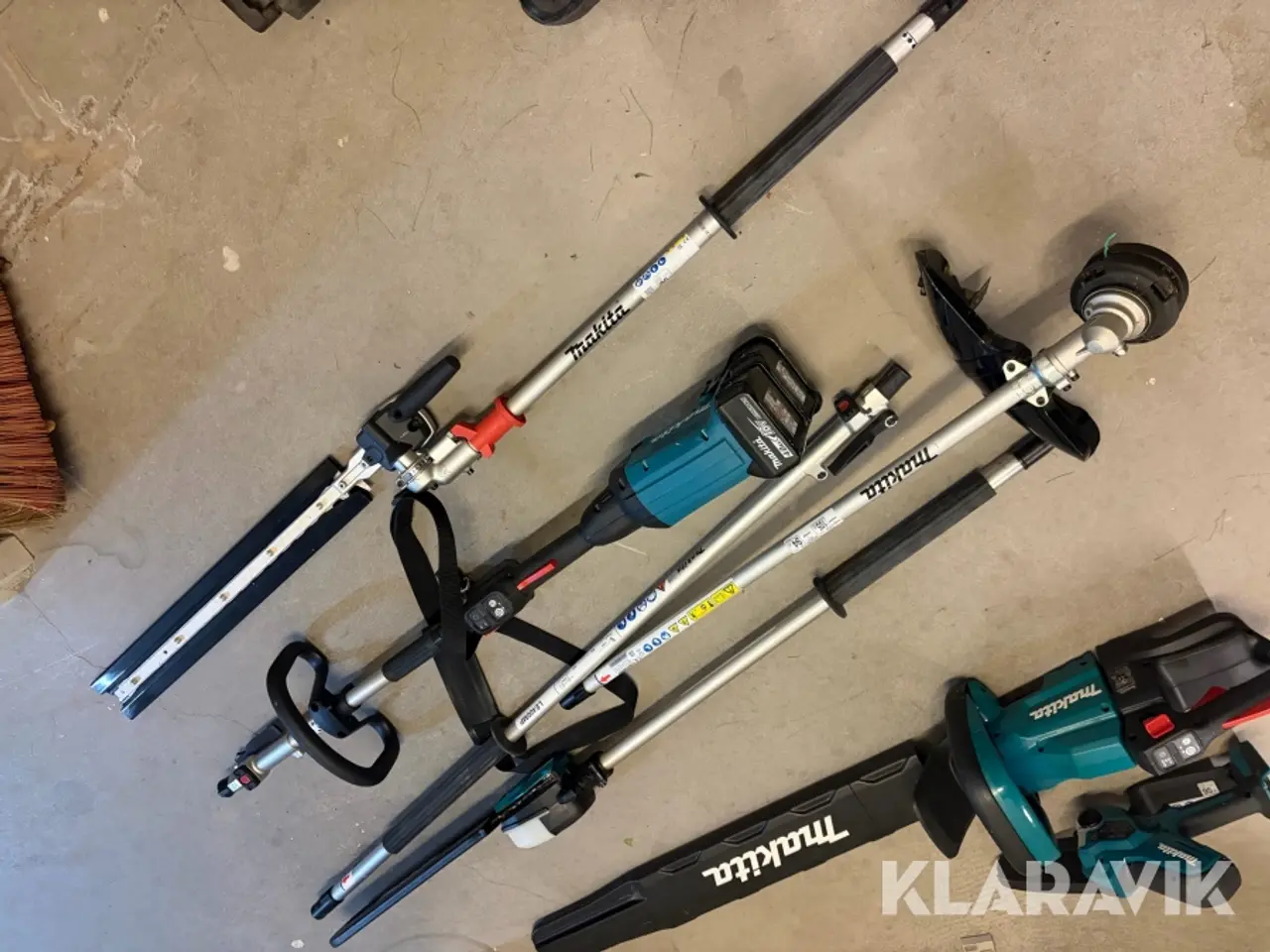 Billede 7 - Lot af havemaskiner Makita inkl. 3 batterier, lader og tilbehør