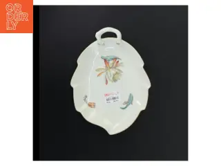 Porcelænsfad med blomsterdekoration fra Bing Og Grøndal (str. 25 x 19 cm)