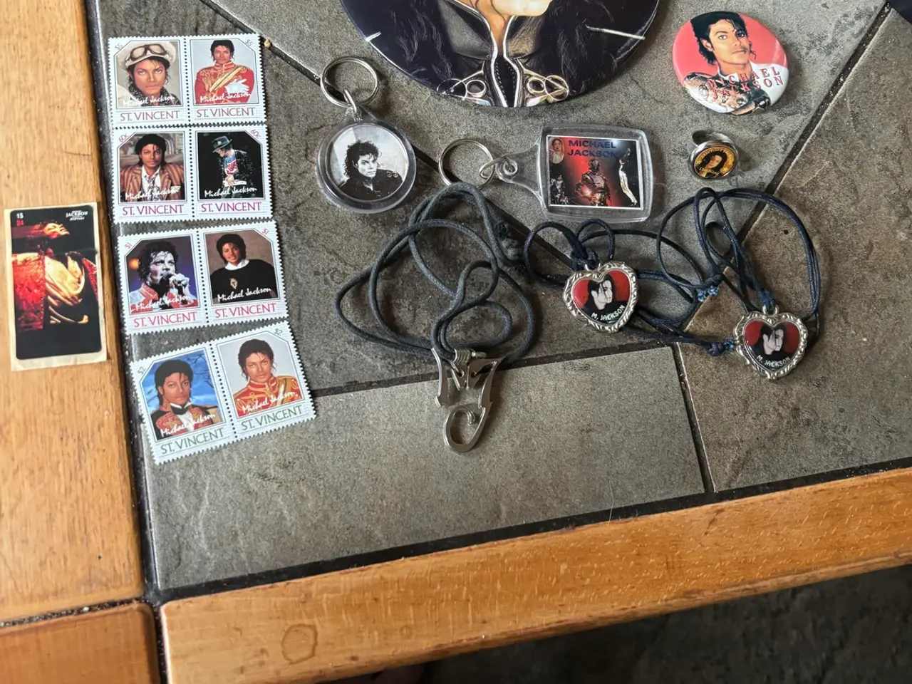 Billede 1 - Lot med Michael Jackson memobilia sælges samlet