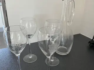 Vinglas med vinkaraffel  