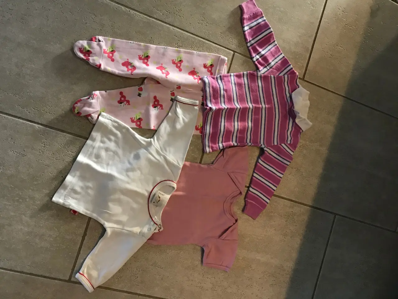 Billede 1 - Pigetøj, 4 dele, str. 50