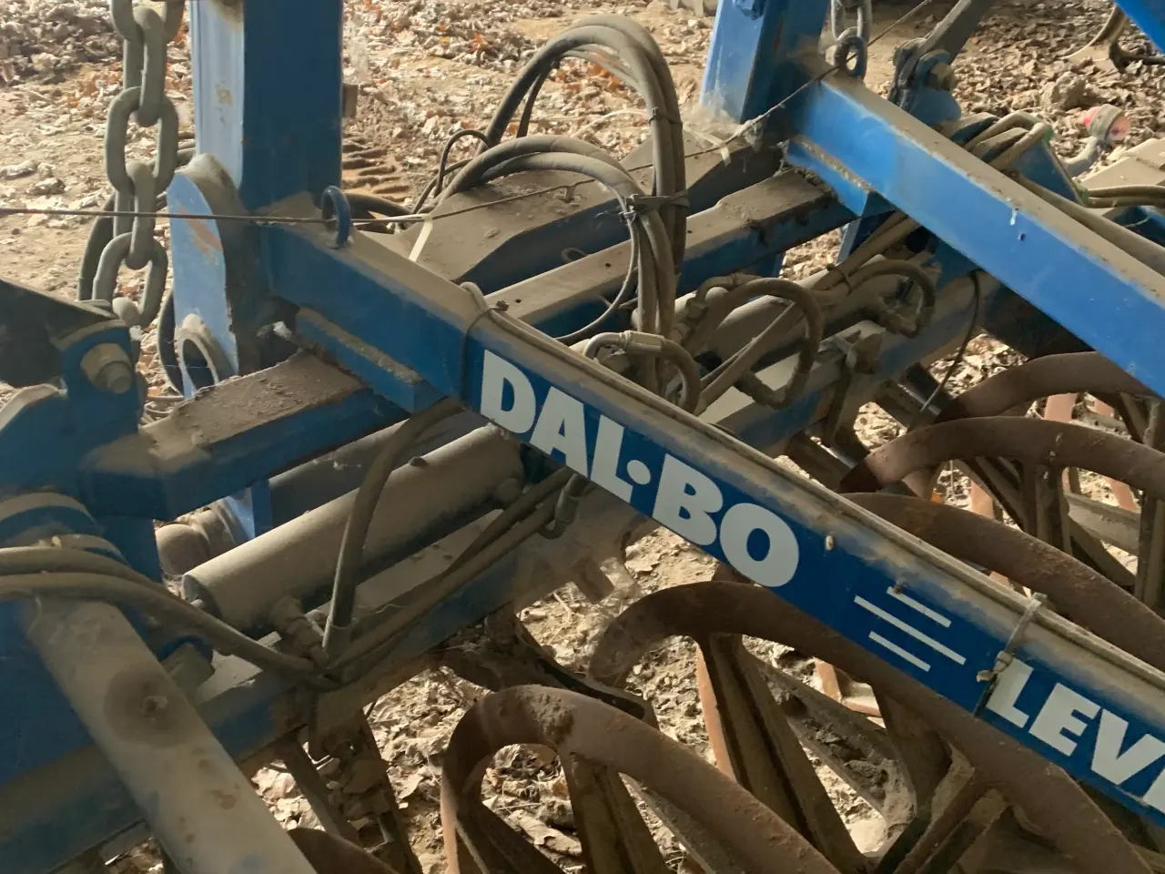 Billede 3 - Jordpakker 4 m Dalbo med hydraulisk op klap