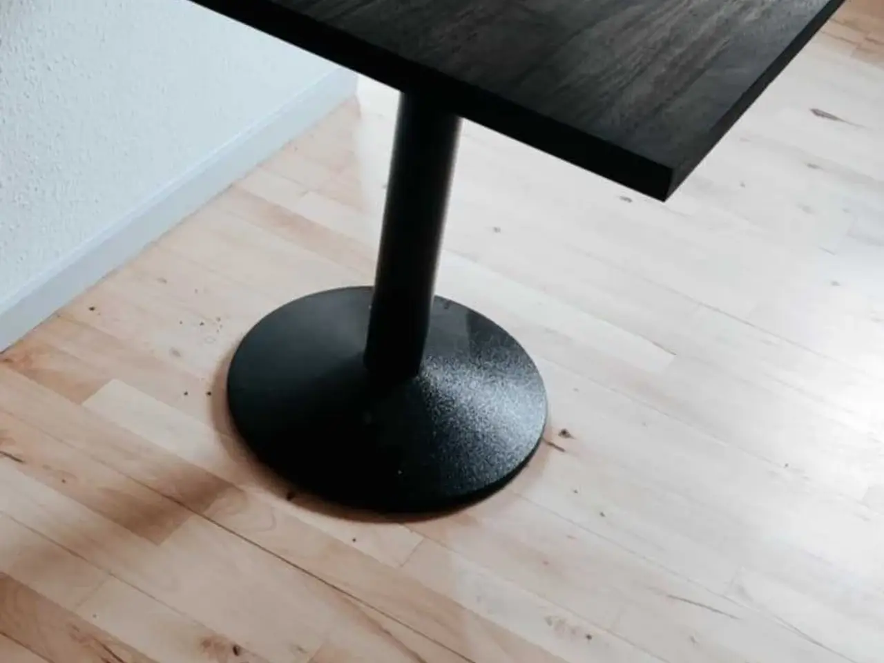 Billede 2 - Cafebord med massiv bordplade