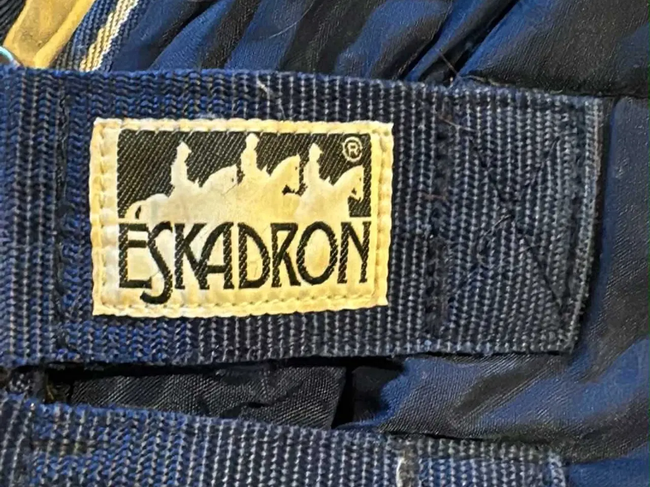 Billede 1 - Eskadron stald dækken