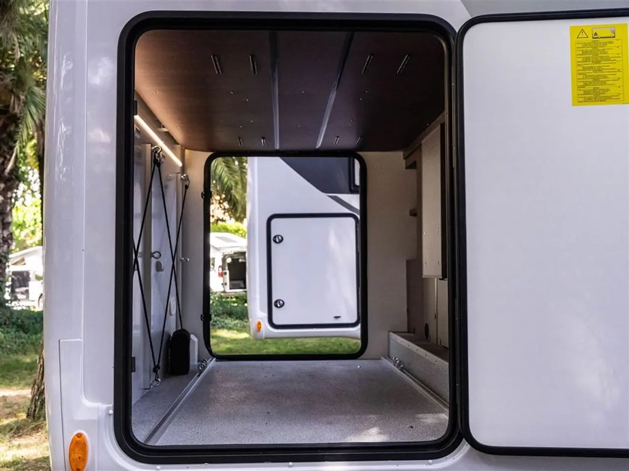 Billede 9 - 2027 - Benimar Mileo 268 NK Face-toface siddegruppe