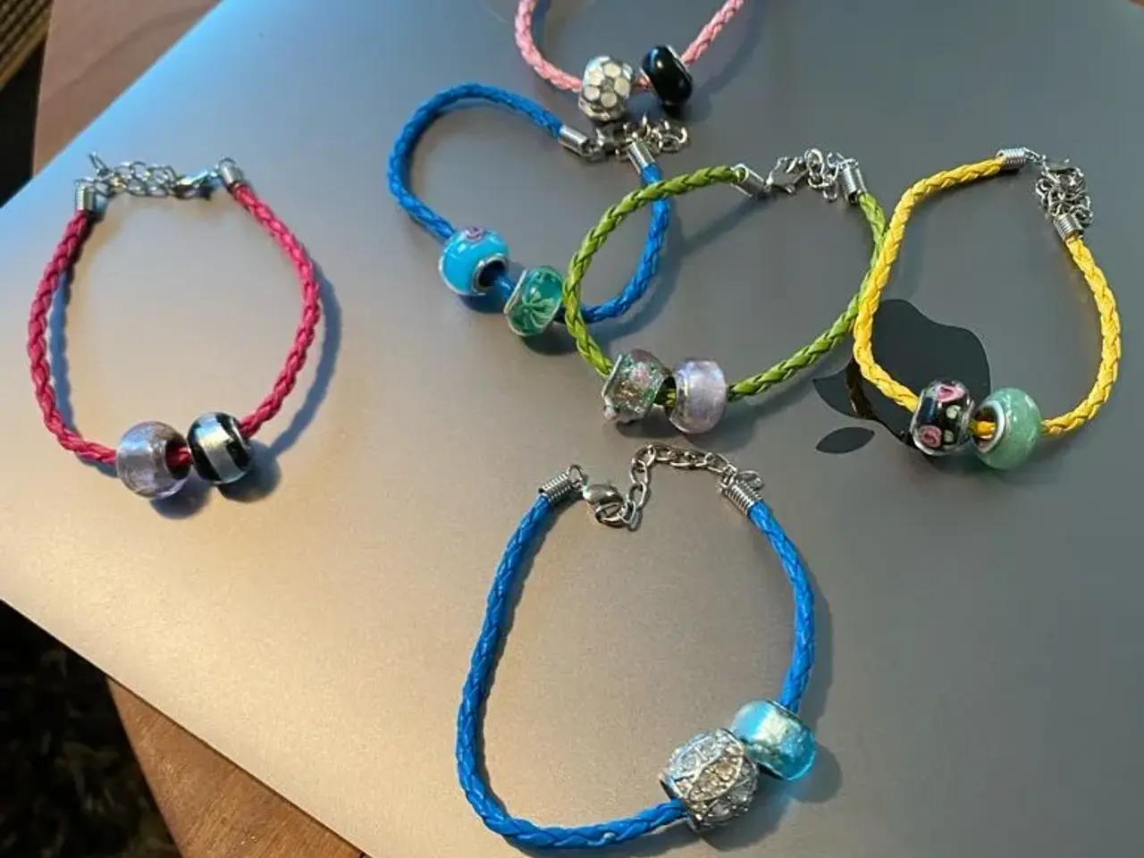 Billede 1 - Flotte nye armbånd