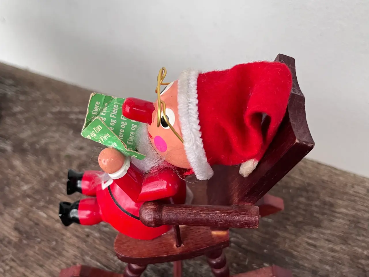 Billede 2 - Daells varehus nisse i gyngestol. 
