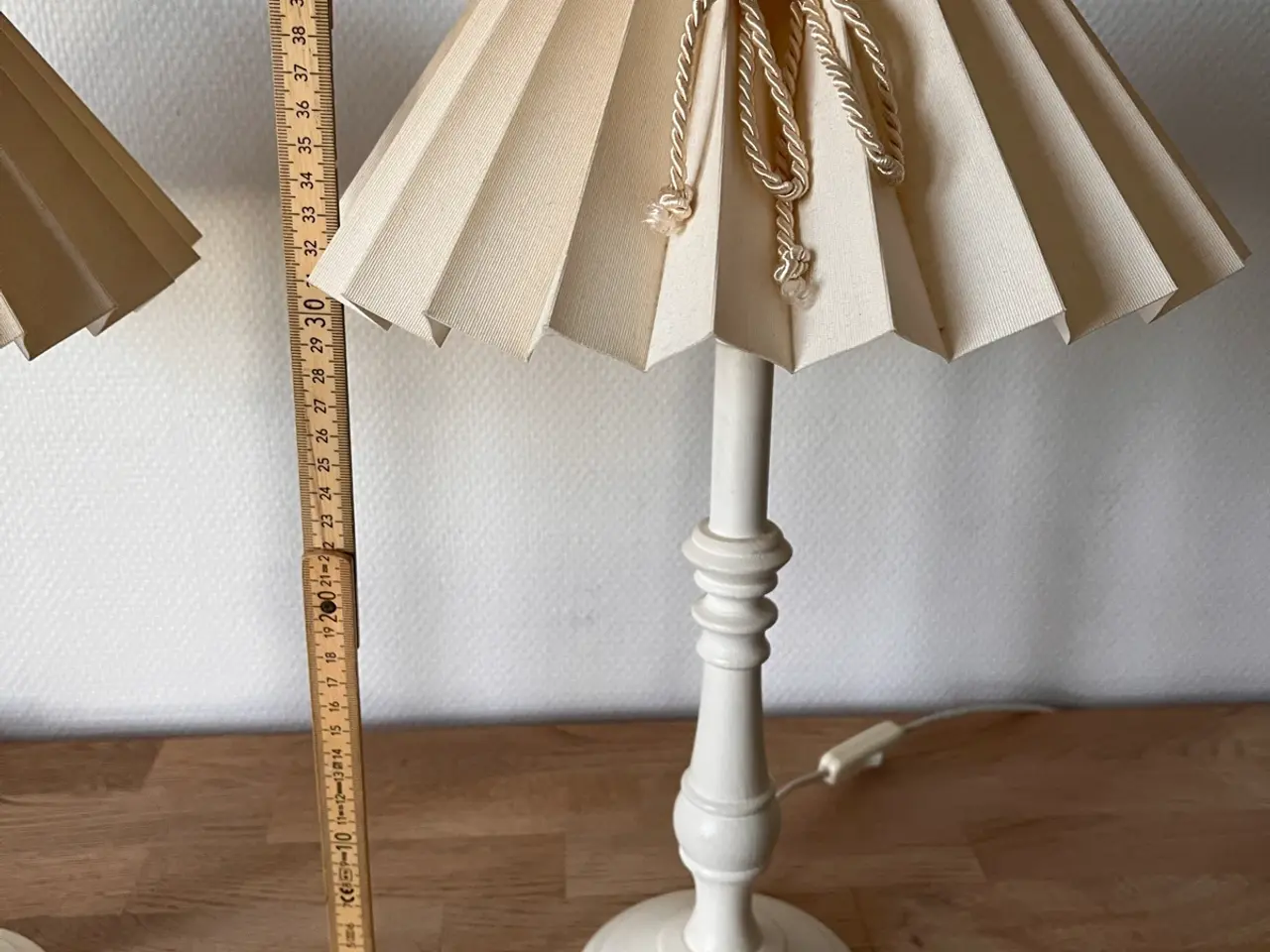Billede 2 - 2 Lene Bjerre bordlamper med plisseskærm. H: 44 cm