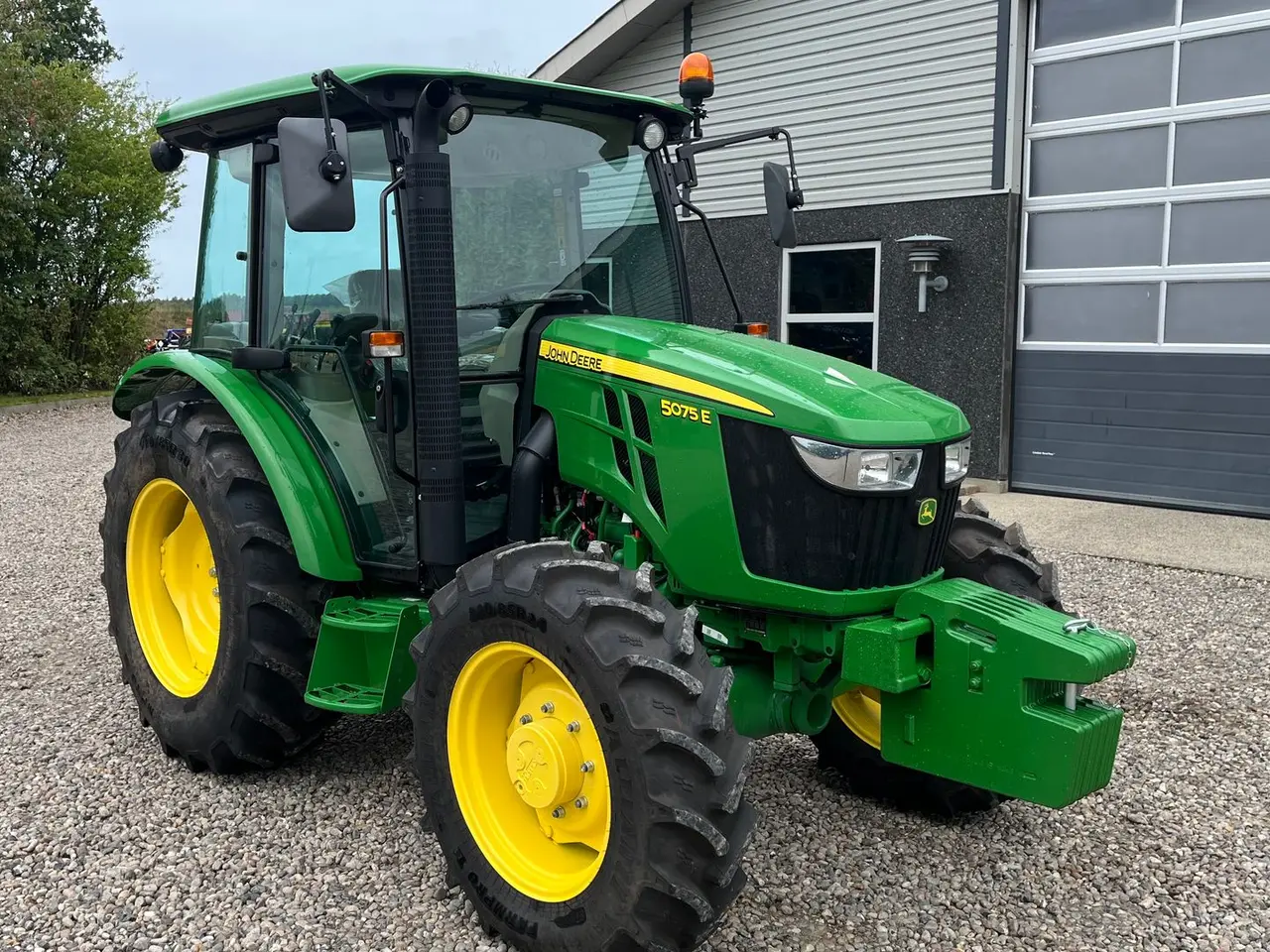 Billede 17 - John Deere 5075E Med aircondition og vendegear