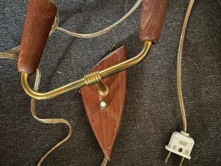 Vintages teak og messing væglampe 