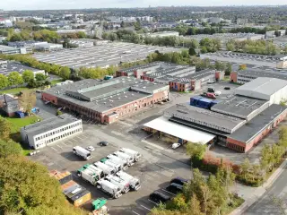 Kontorlejemål 305 m² tæt på København med bad og omklædning