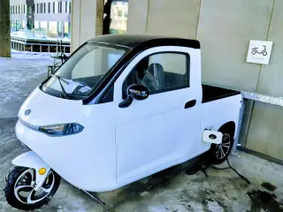 El kabinescooter Lindebjerg Freedom Pickup som ny.