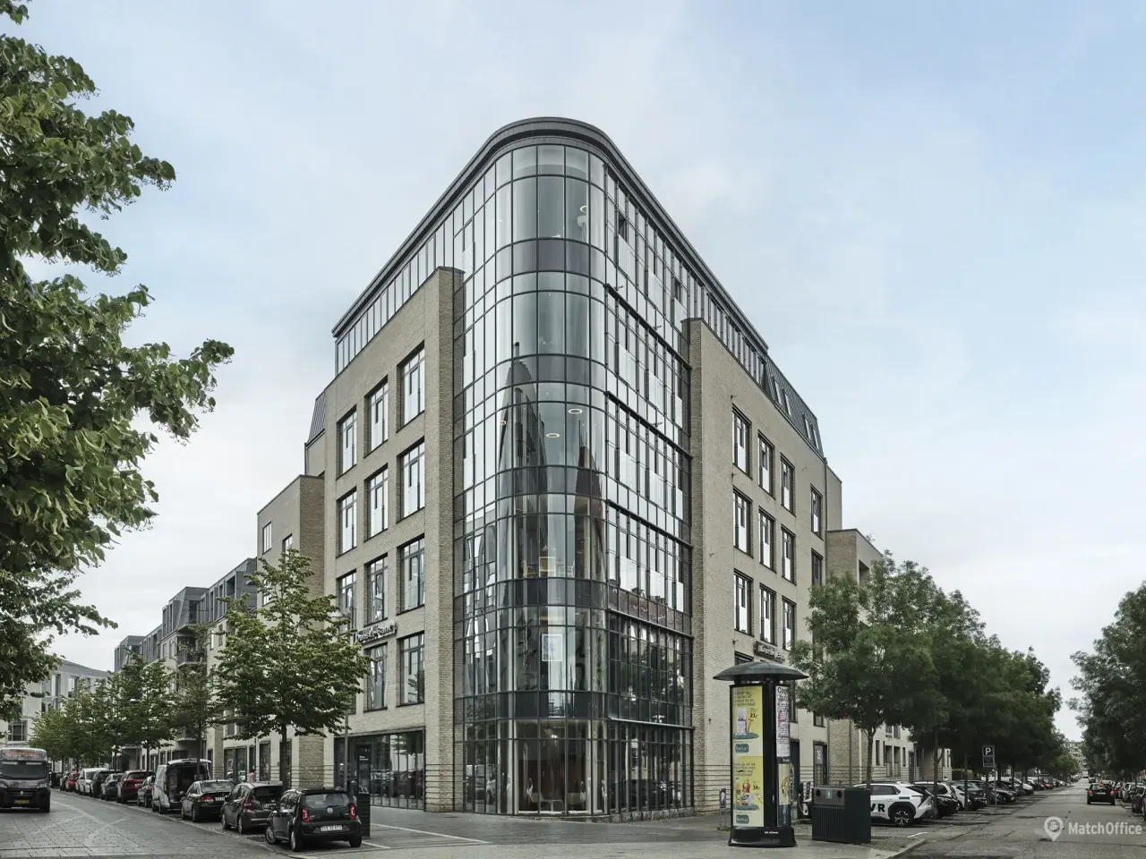 Billede 1 - Flerbrugerejendom med fælles kantine og mødecenter på Frederiksberg