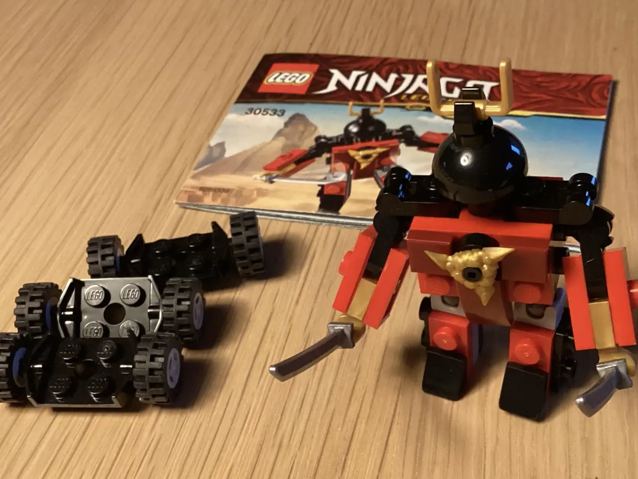 Billede 6 - Lego Ninjago nr. 30533 en figur og 3 sæt hjul