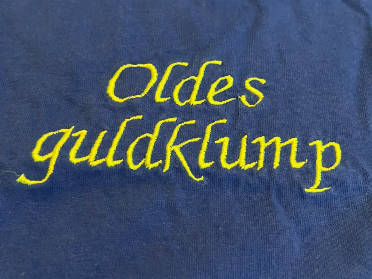 Billede 3 - T-shirt med tryk.