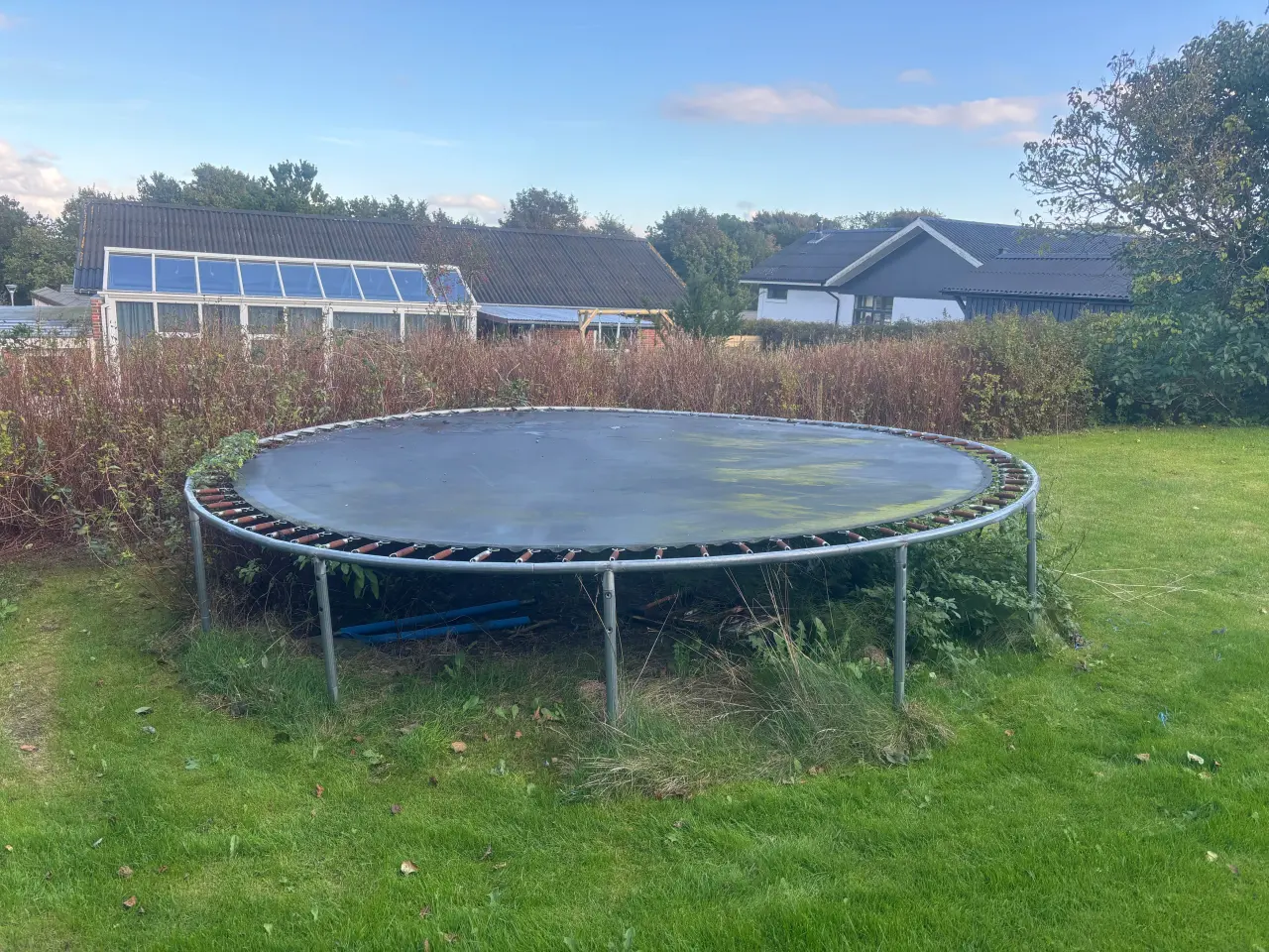 Billede 2 - Trampolin gives væk