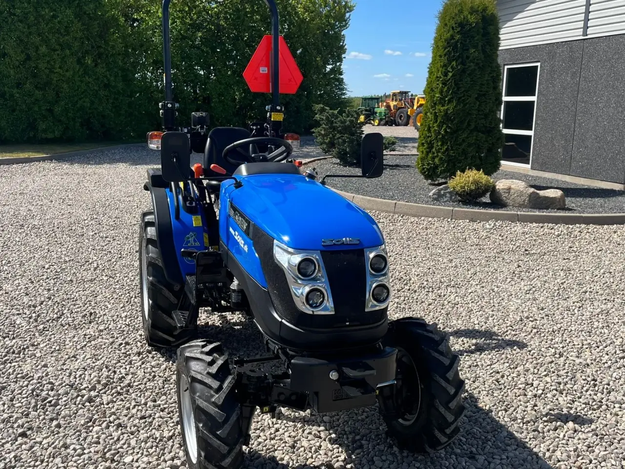 Billede 17 - Solis S26 6+2 Gearmaskine med Servostyring og brede traktorhjul