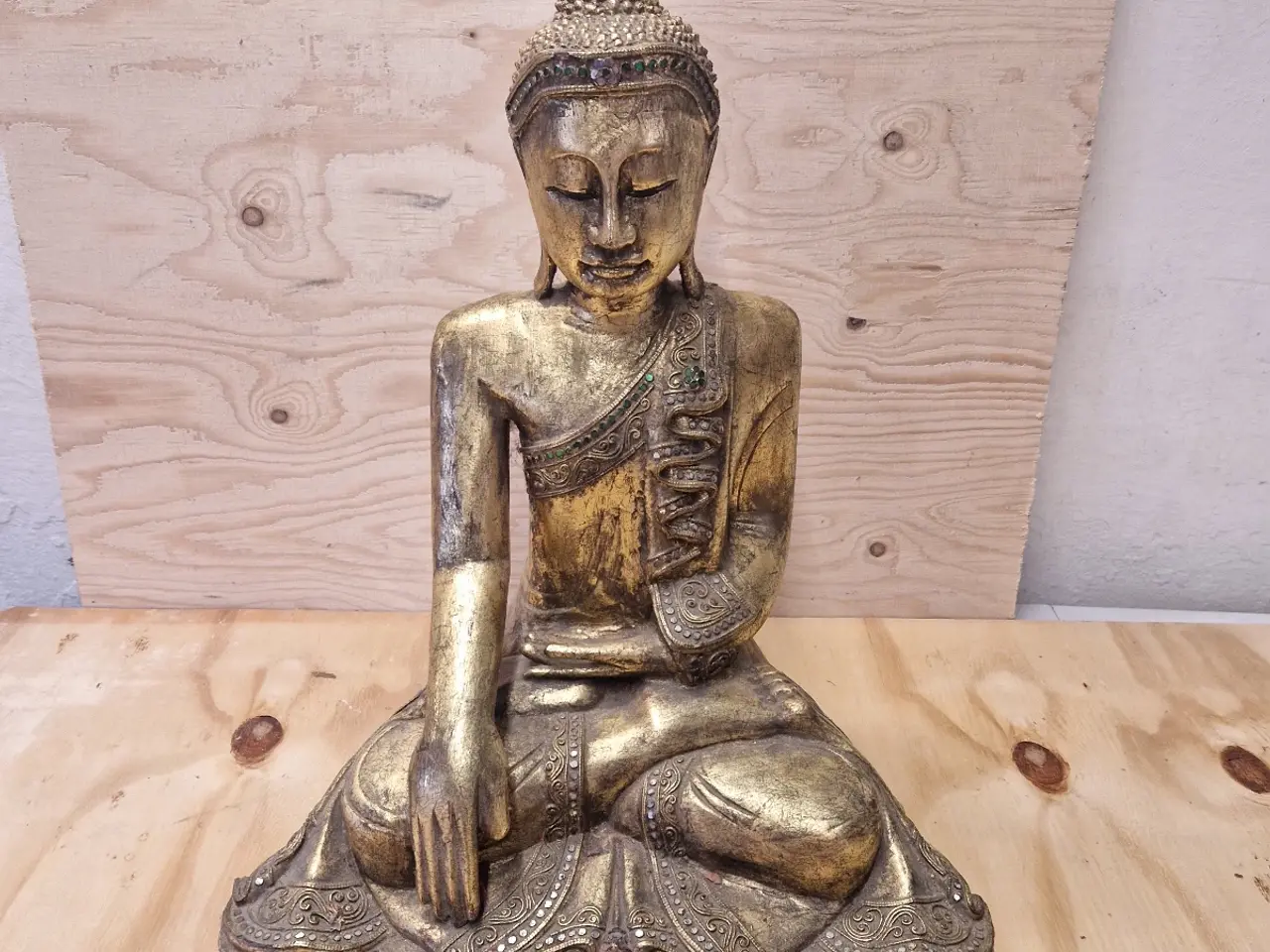 Billede 1 - Buddha figur i forgyldt træ 63 cm høj